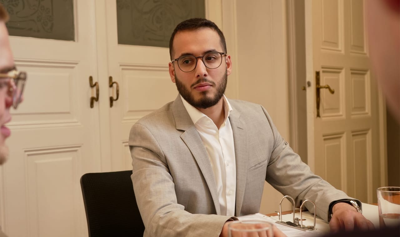 Rechtsanwalt Furkan Asikoglu im Gespräch